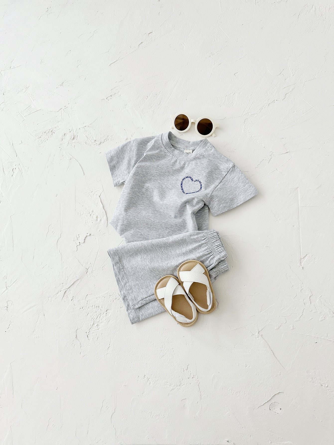 Heart Print Baby Outfit – 2-Piece Set for Girls